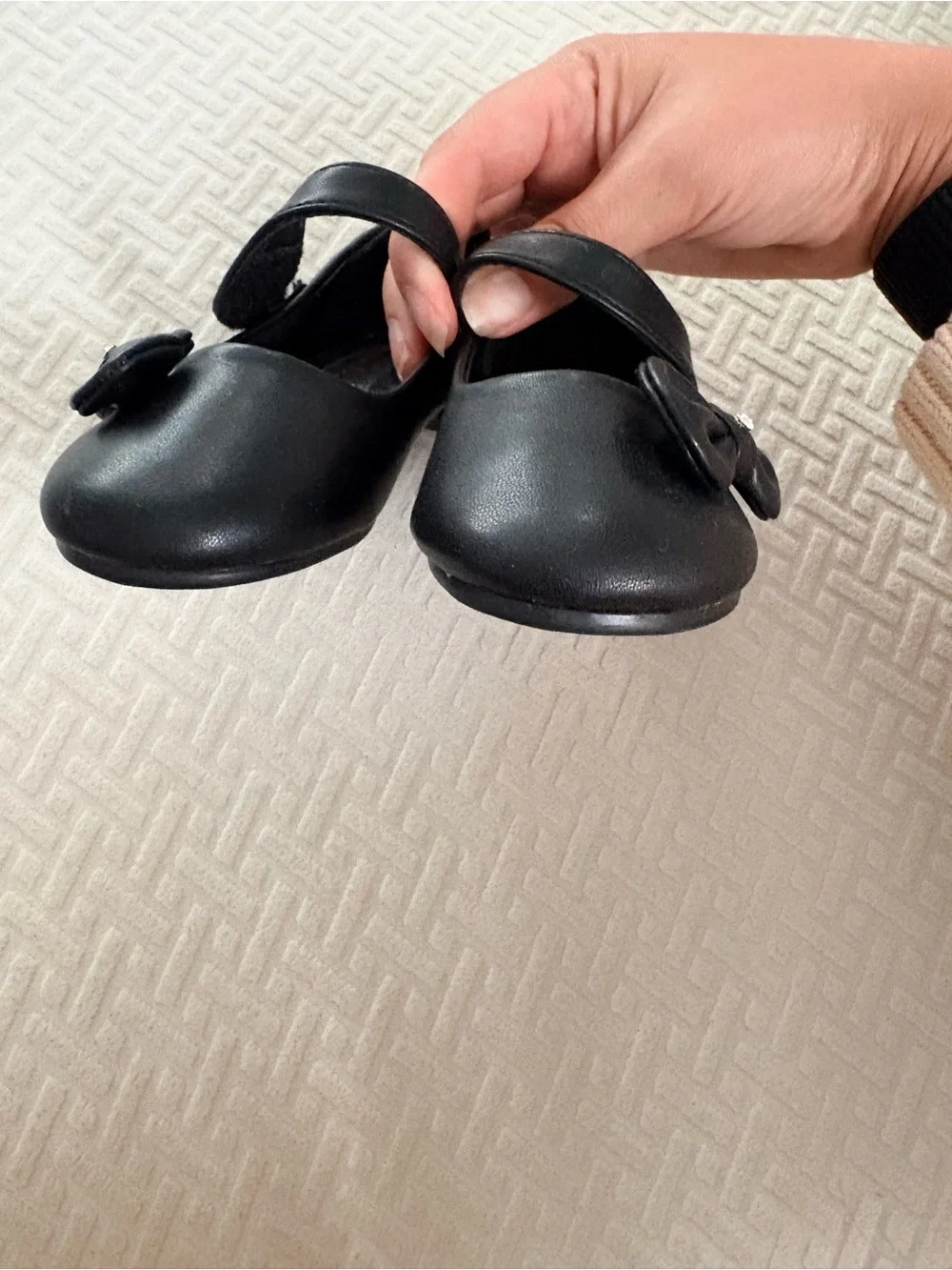 Dream Pairs Black Girls' Mary Jane Dress Shoes with Bow Accent